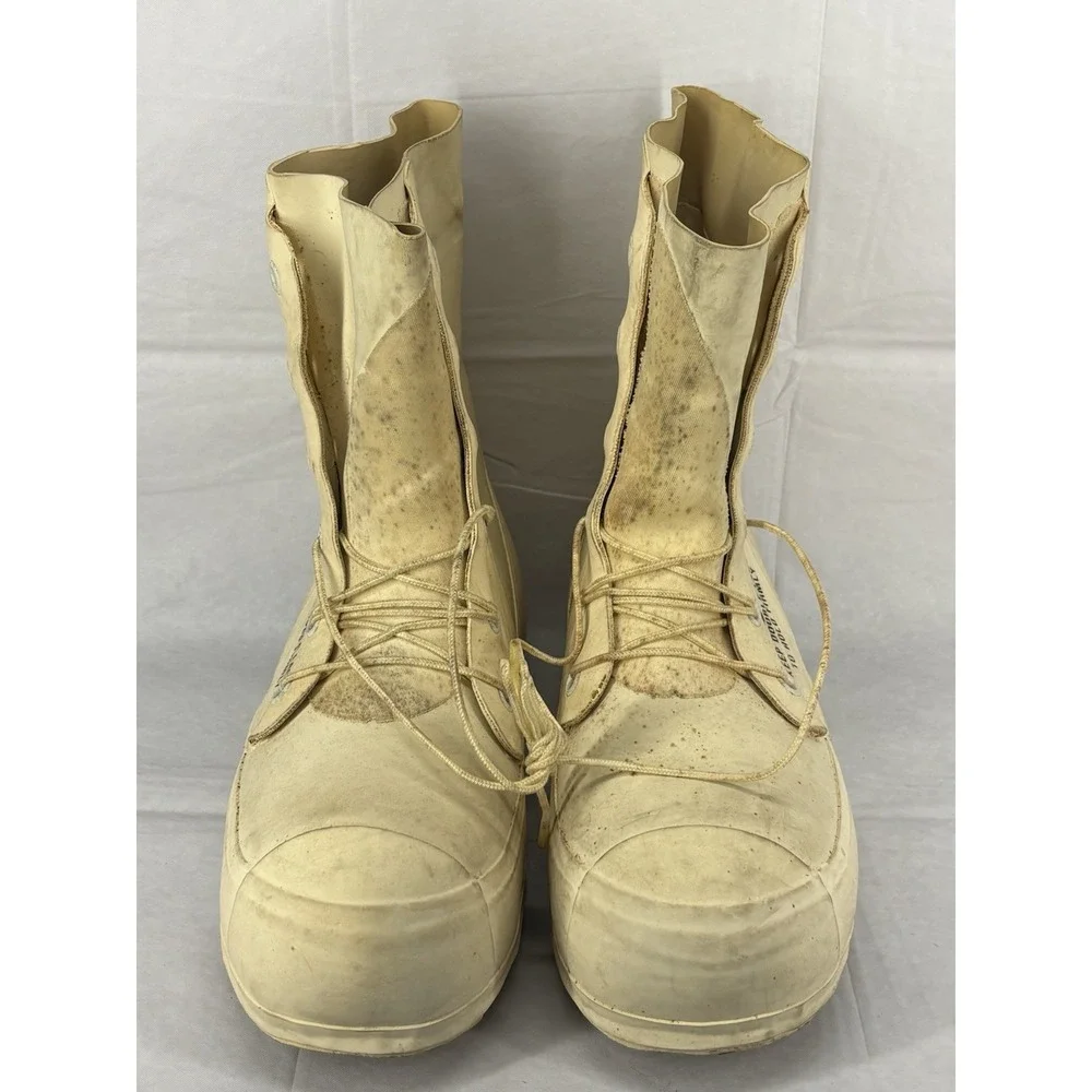 US Military DLA 100-82-C-4041 Mens Off White Snow Boots Cold Weather 9R Mickey